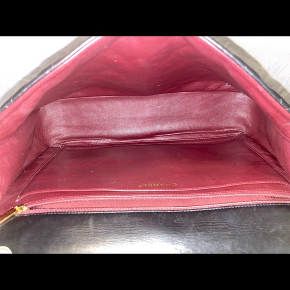 Chanel Maxi Single Flap - Picture 8 of 14